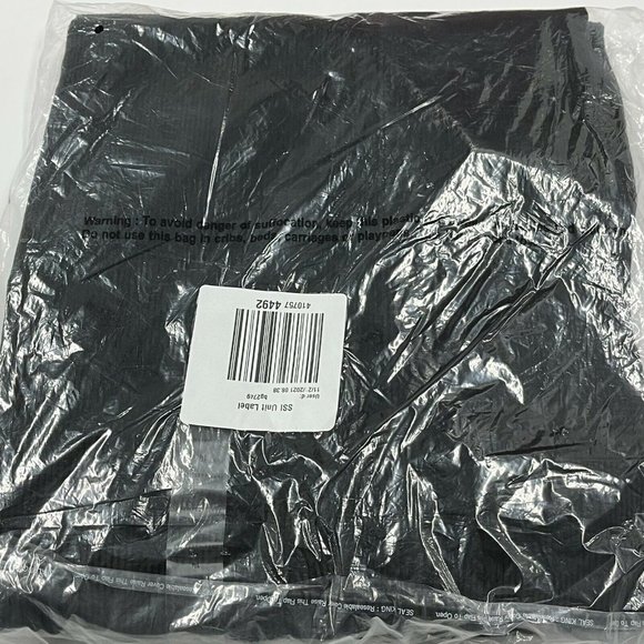 Free Assembly Women's Utility Wide Straight Pants Black Size 14 NWT - Picture 2 of 3